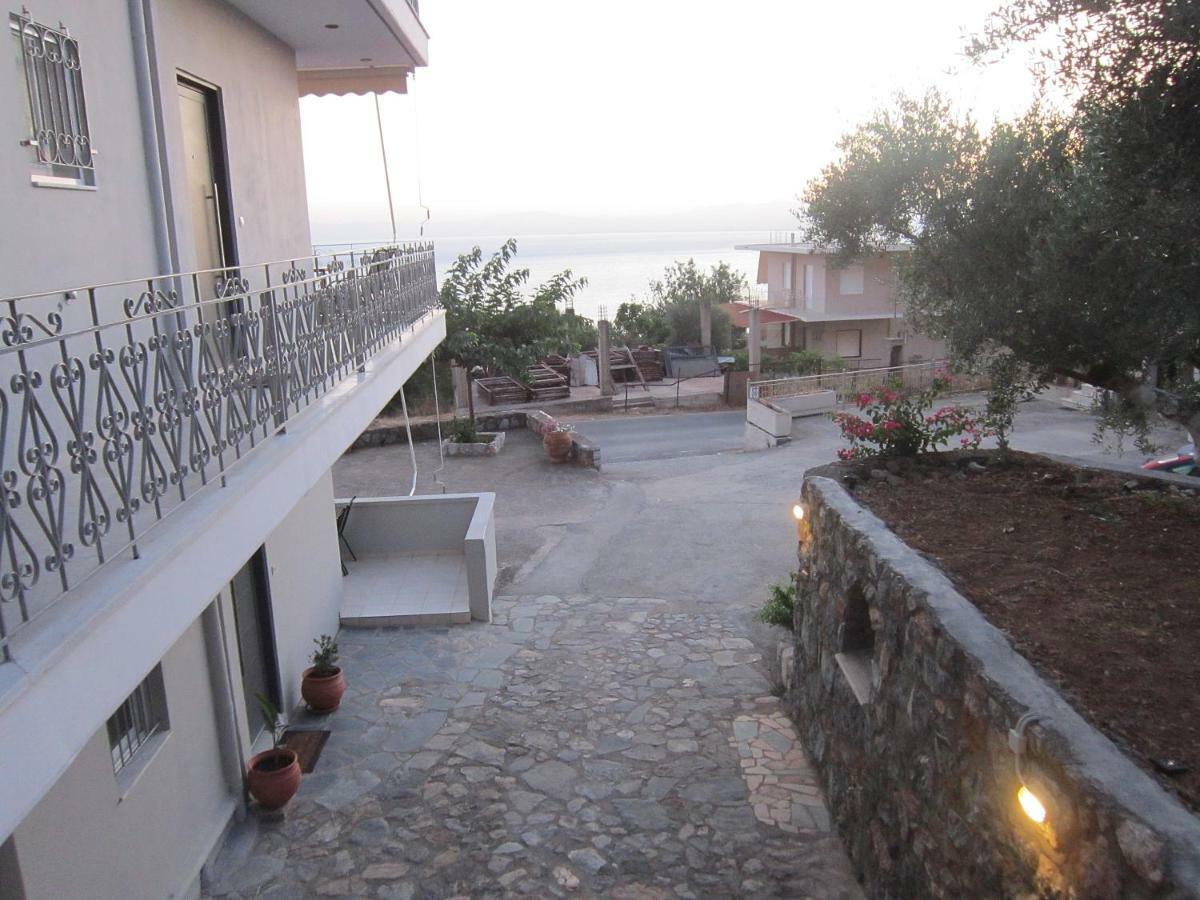 Blue Yard Apartments Kalamata Exterior foto